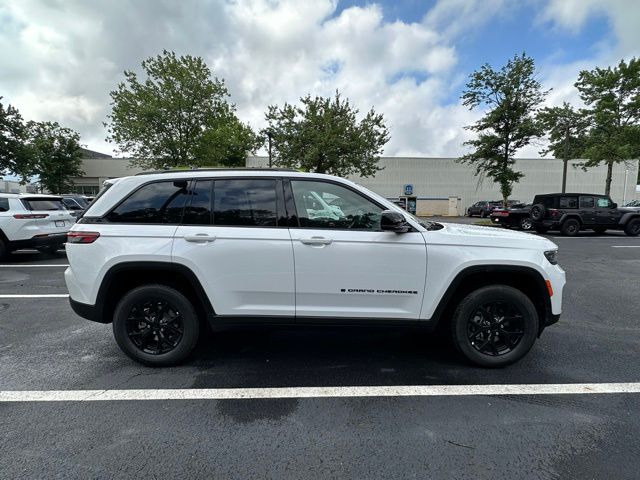 2025 Jeep Grand Cherokee Altitude X photo 4