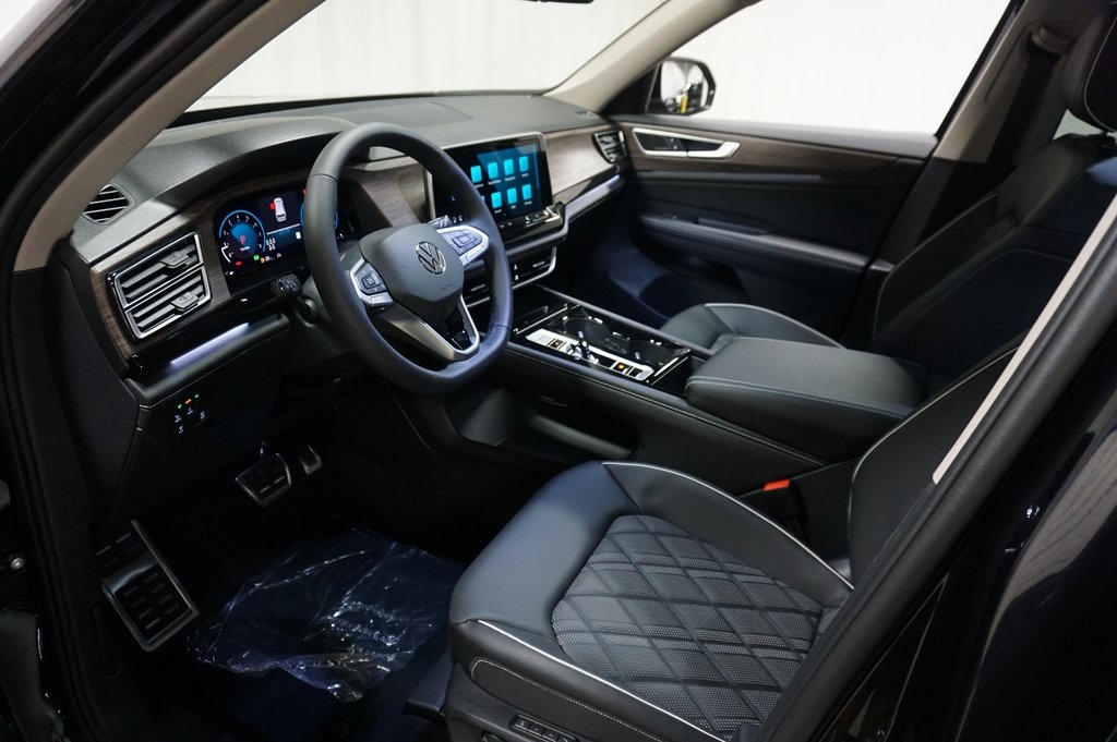 2026 Volkswagen Atlas SEL Premium R-Line photo 8