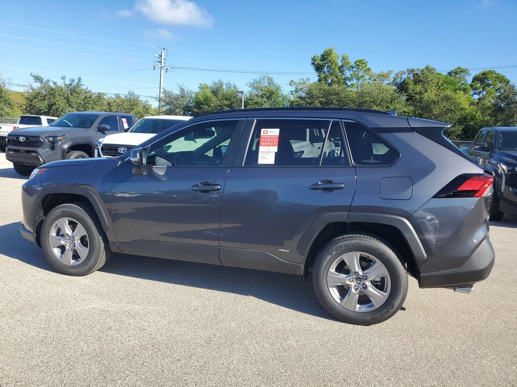 2025 Toyota RAV4 Hybrid XLE photo 8