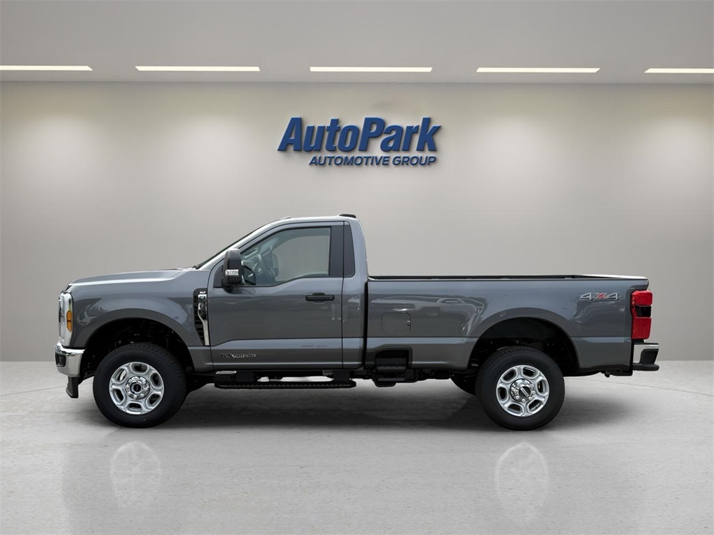2026 Ford F-350 XLT photo 4