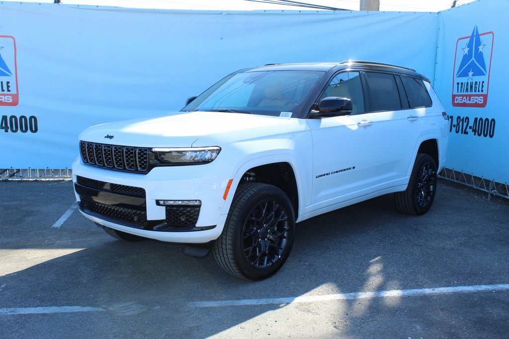 2025 Jeep Grand Cherokee L Summit photo 2
