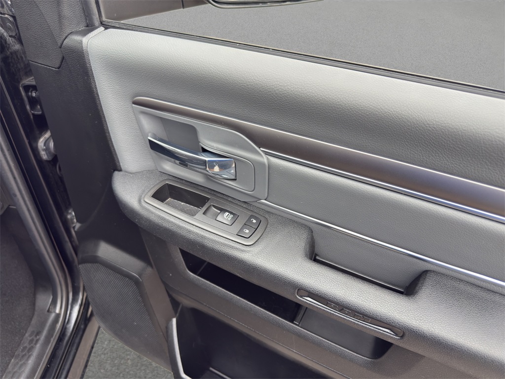 2023 Ram 1500 Classic SLT photo 16