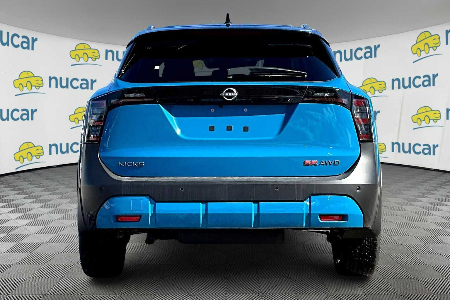2025 Nissan Kicks SR photo 4