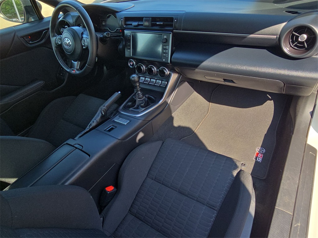 2023 Toyota GR86 Base photo 35