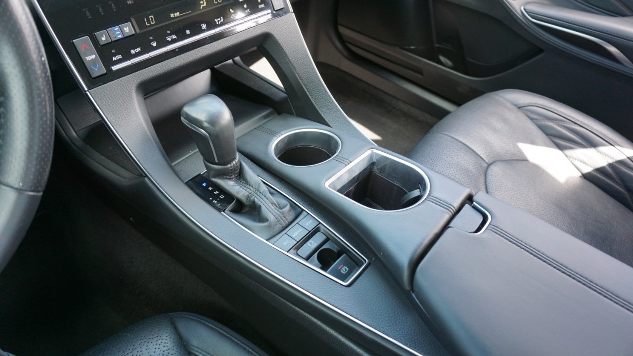 2021 Toyota Avalon Limited photo 18