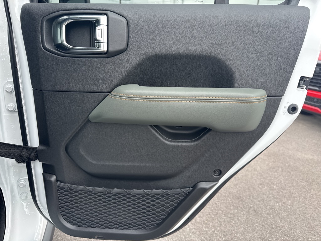 2025 Jeep Gladiator Mojave photo 18