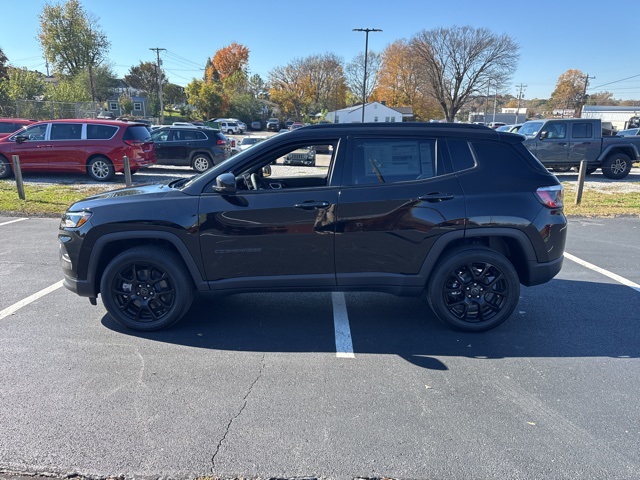 2026 Jeep Compass Latitude Altitude photo 3