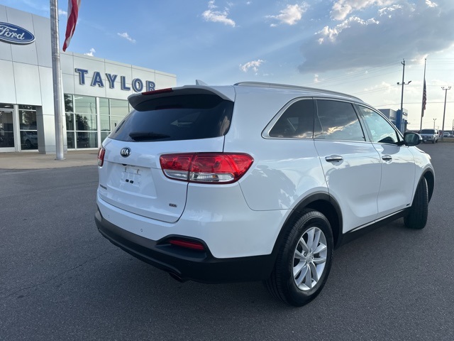 2017 Kia Sorento LX photo 17