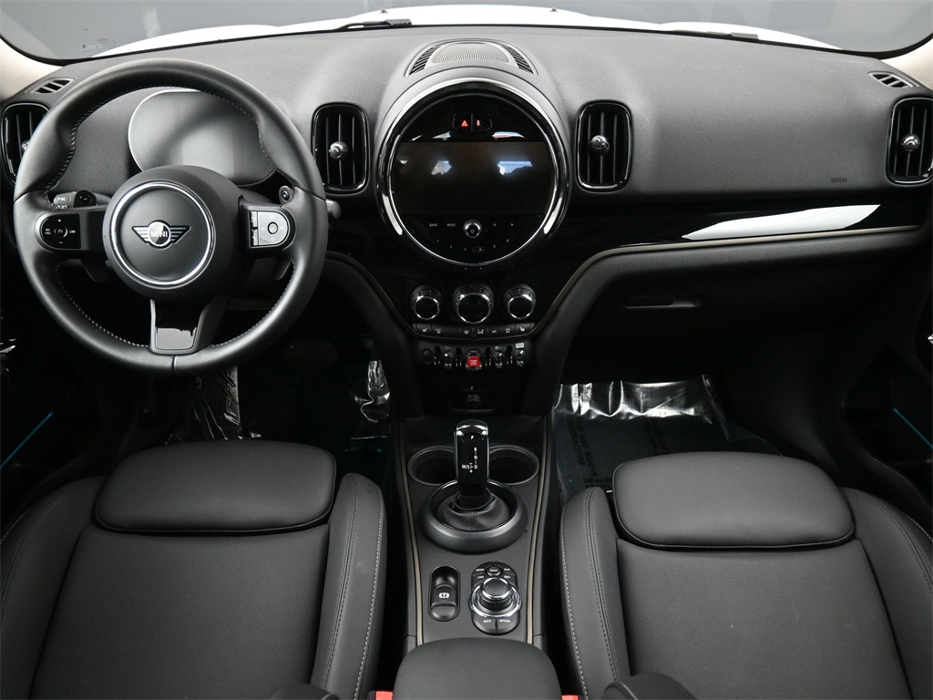 2024 Mini Cooper Classic photo 3