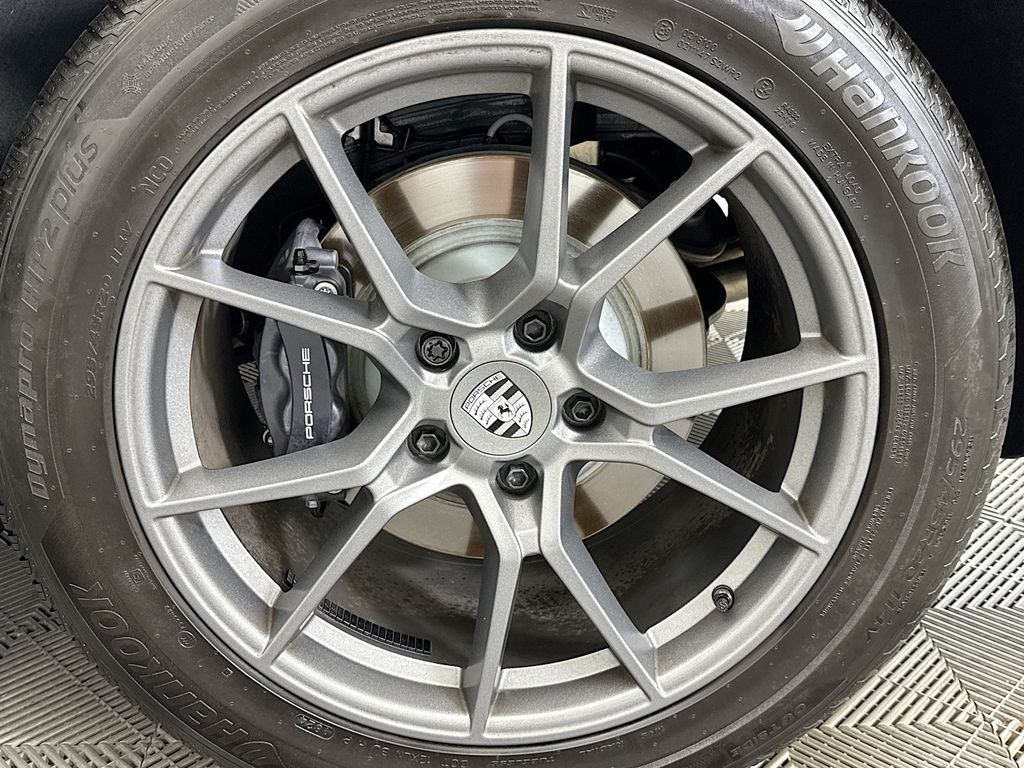 2025 Porsche Cayenne Coupe Base photo 27