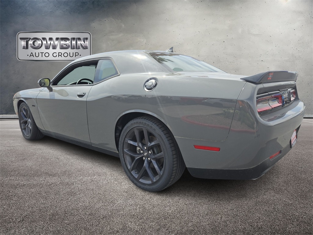 2023 Dodge Challenger R/T photo 4