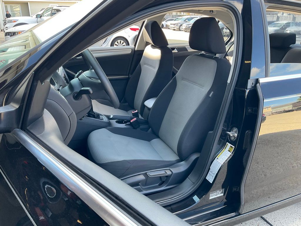 2017 Volkswagen Jetta 1.4T S photo 13