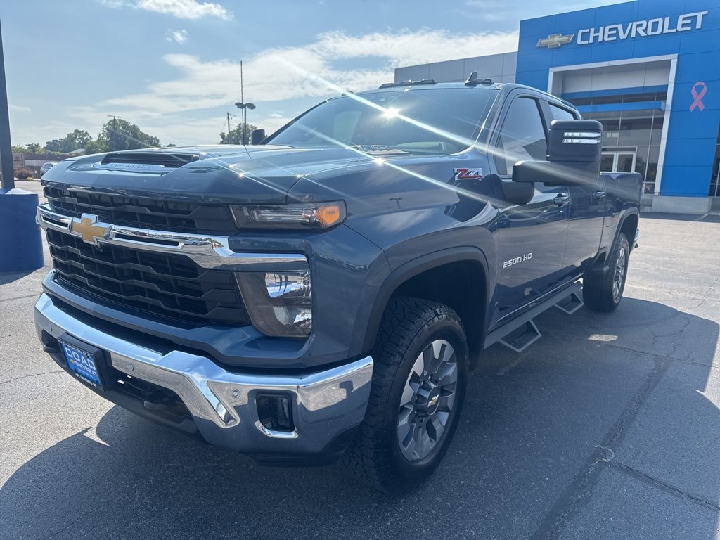 2025 Chevrolet Silverado 2500HD LT photo 7