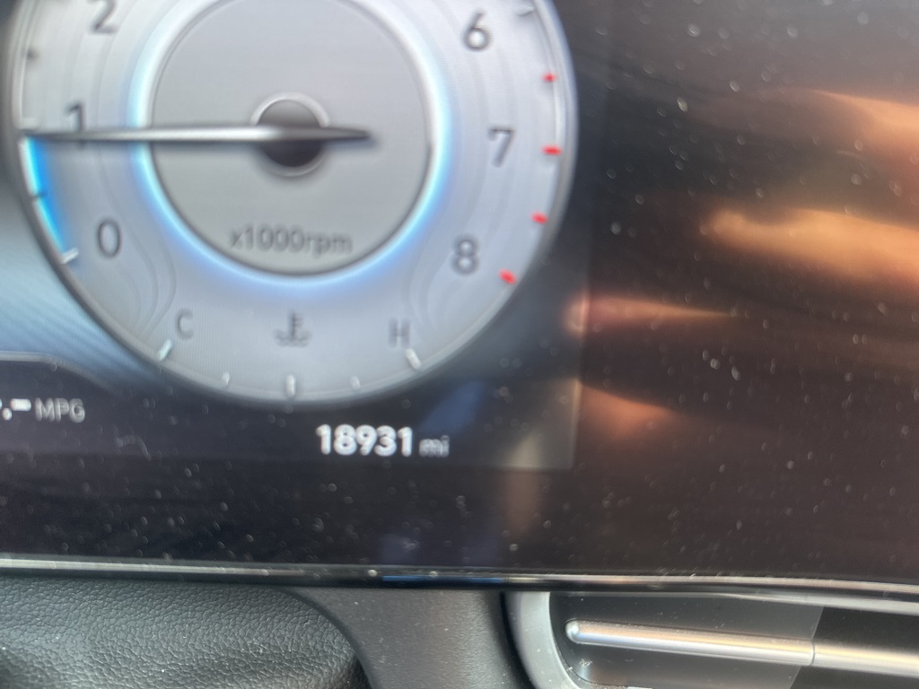 2023 Hyundai Elantra Limited photo 11