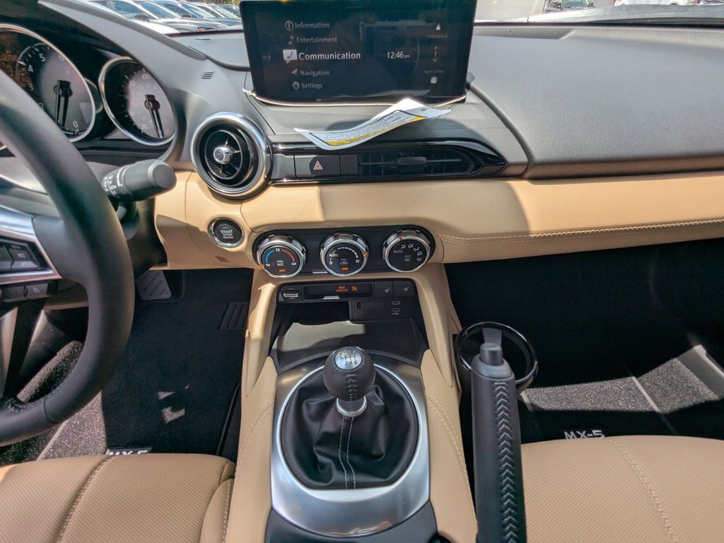 2025 Mazda MX-5 Miata Miata RF Grand Touring photo 16