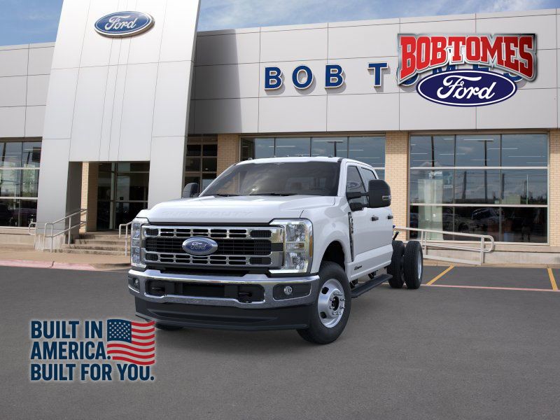 2025 Ford F-350 Super Duty Chassis Cab XL's photo
