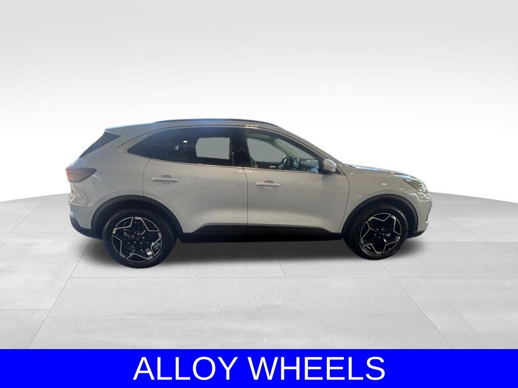 2025 Ford Escape Hybrid Platinum photo 3