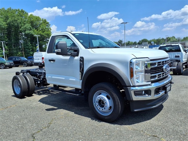 2025 Ford F-550 Super Duty Chassis Cab XL's photo