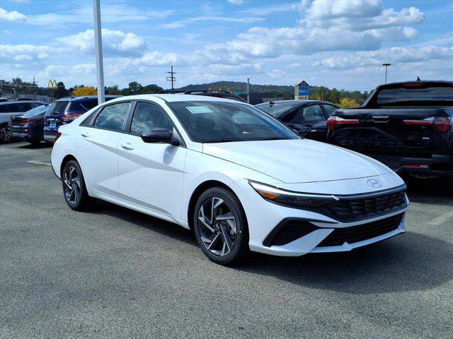 2025 Hyundai Elantra SEL's photo