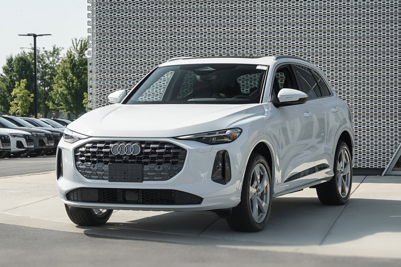 2025 Audi Q5 Premium Plus photo 4