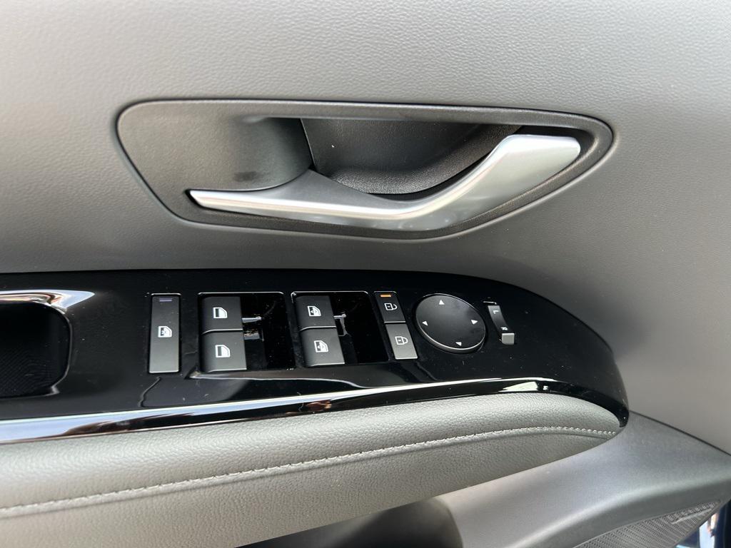 2025 Hyundai Tucson Hybrid Limited photo 9