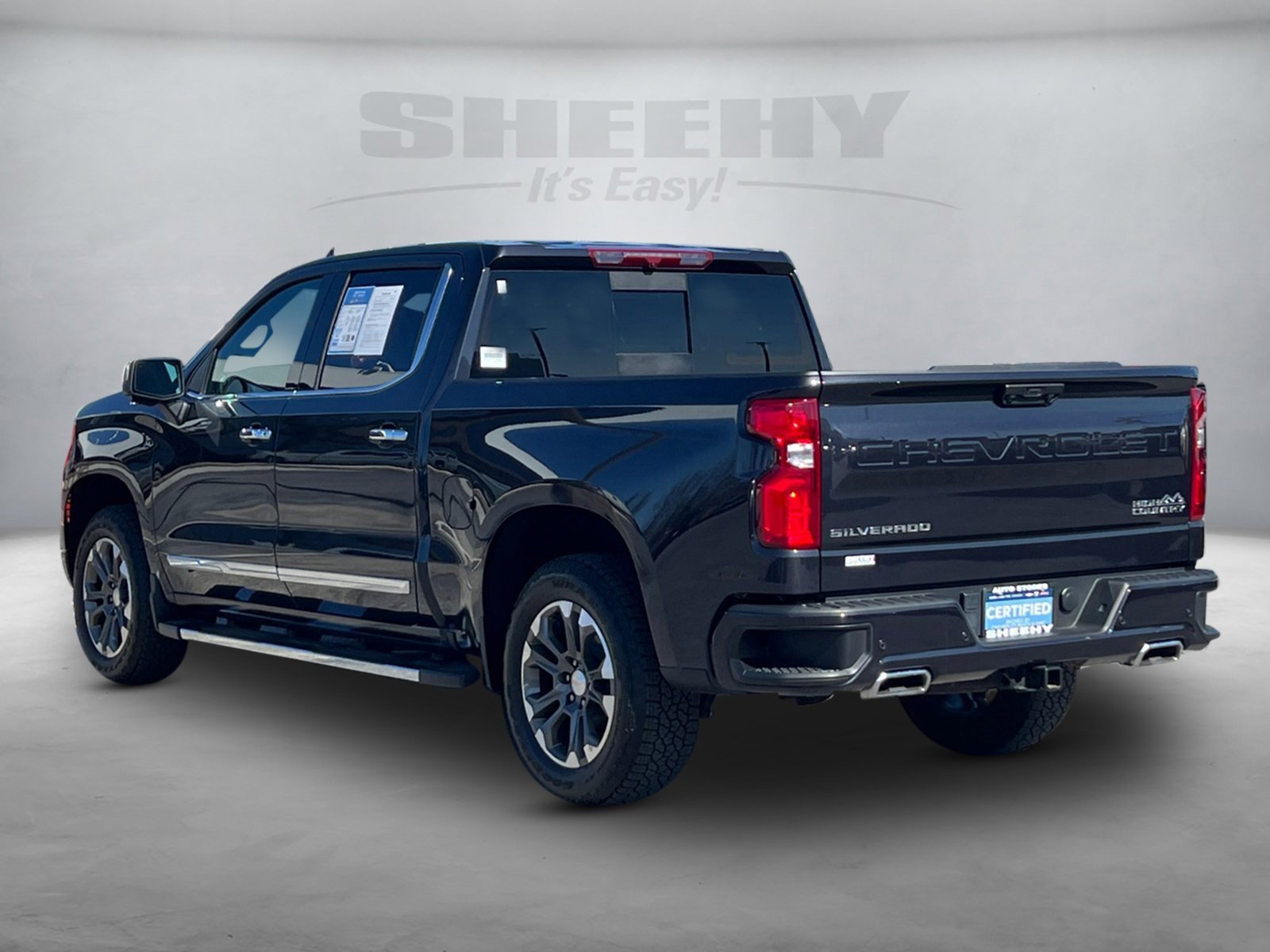 2024 Chevrolet Silverado 1500 High Country photo 4