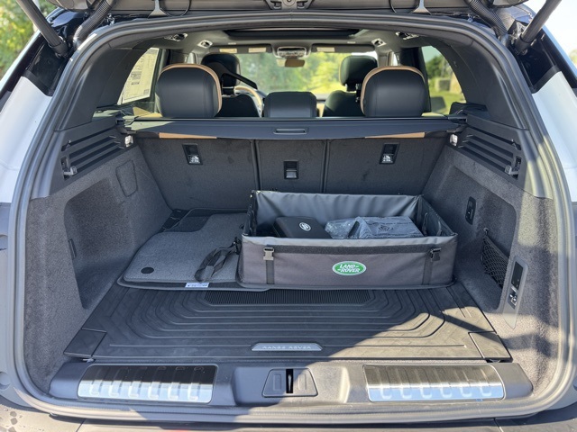 2025 Land Rover Range Rover Sport SE photo 10