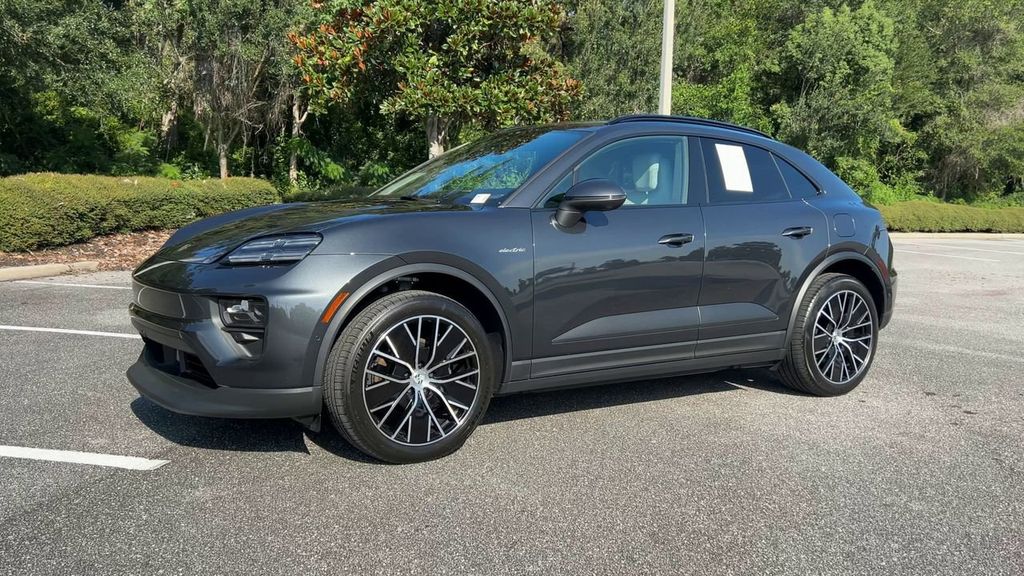 2024 Porsche Macan Electric 4 photo 4