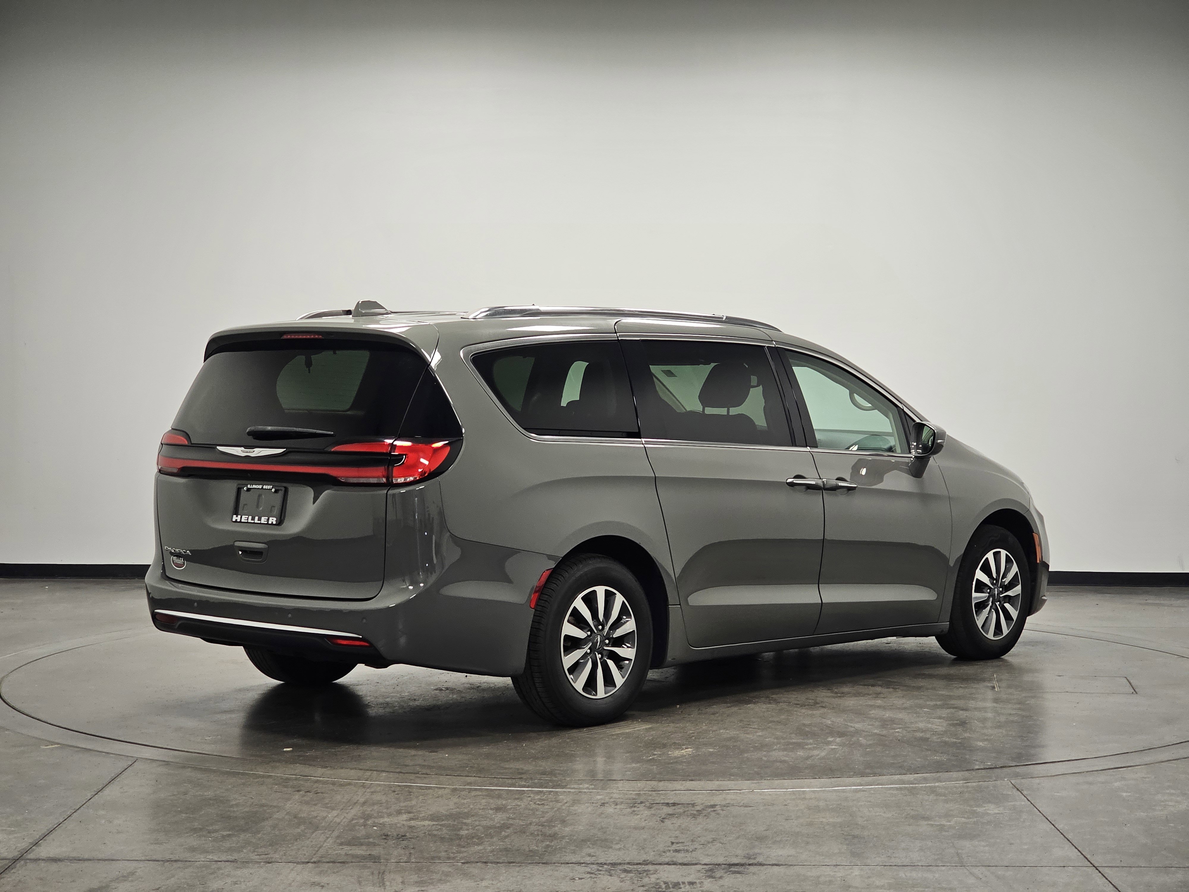 2021 Chrysler Pacifica Touring L photo 4
