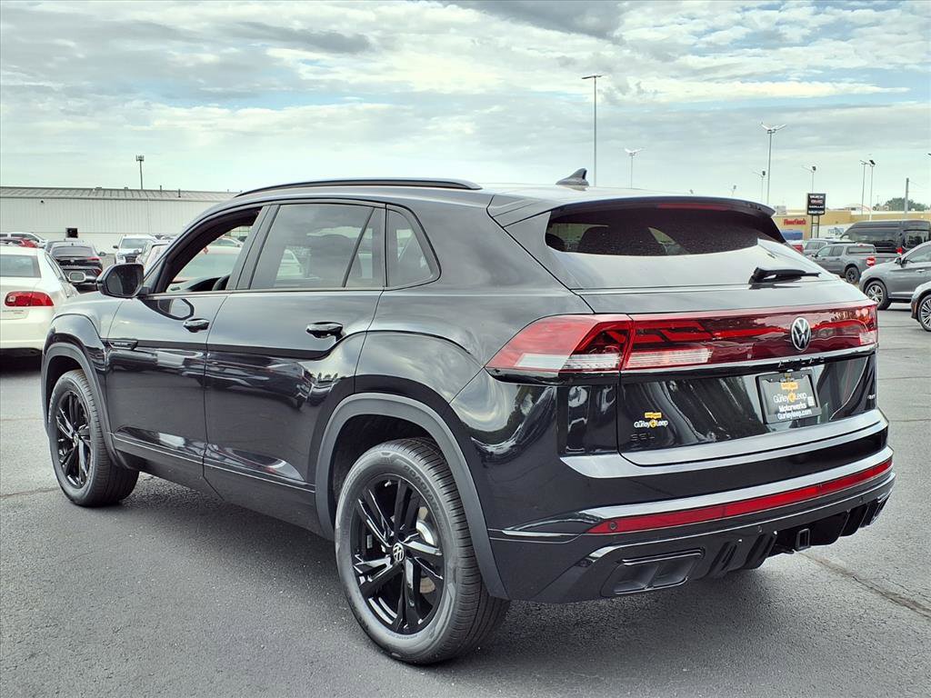 2026 Volkswagen Atlas Cross Sport SEL R-Line photo 6