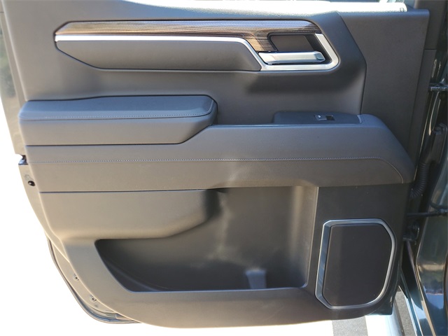 2025 Chevrolet Silverado 1500 LT photo 12