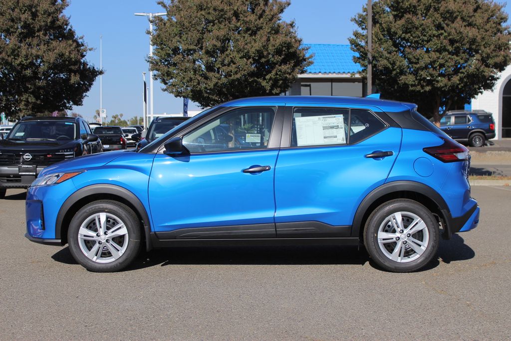 2025 Nissan Kicks Play S photo 9