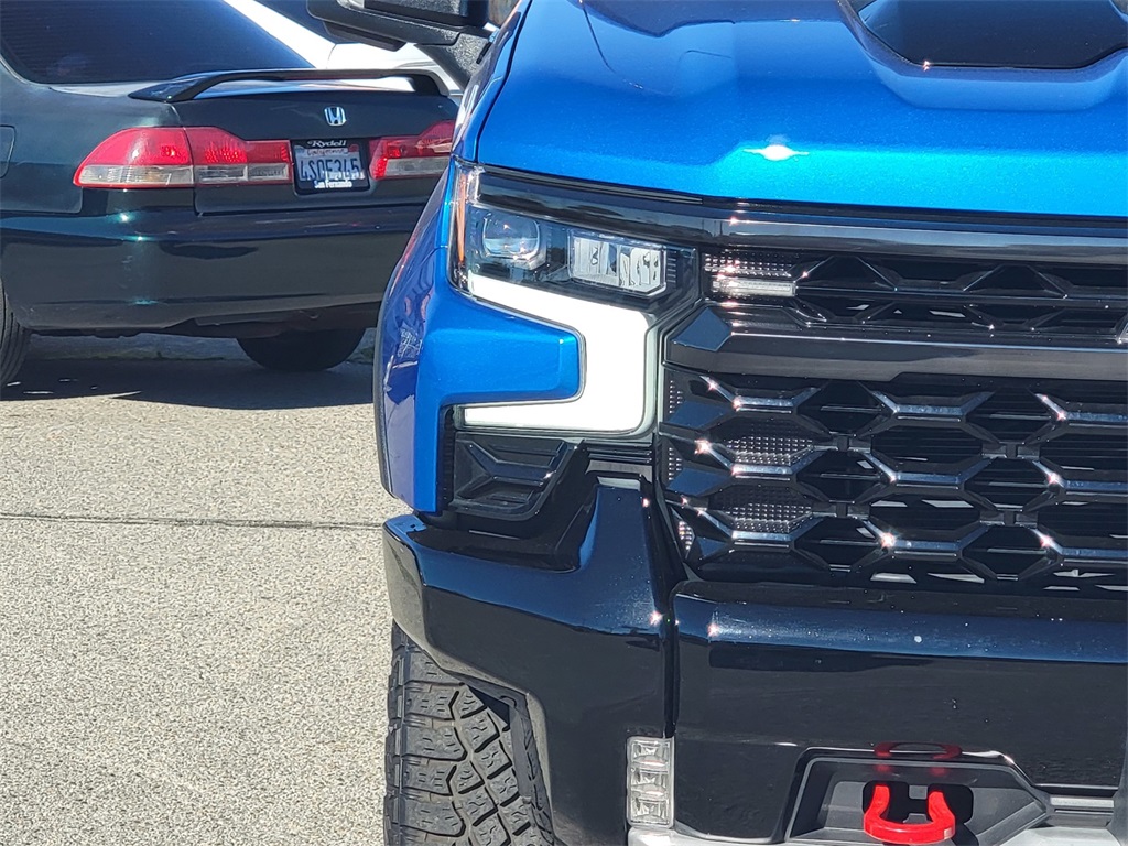 2024 Chevrolet Silverado 1500 ZR2 photo 3