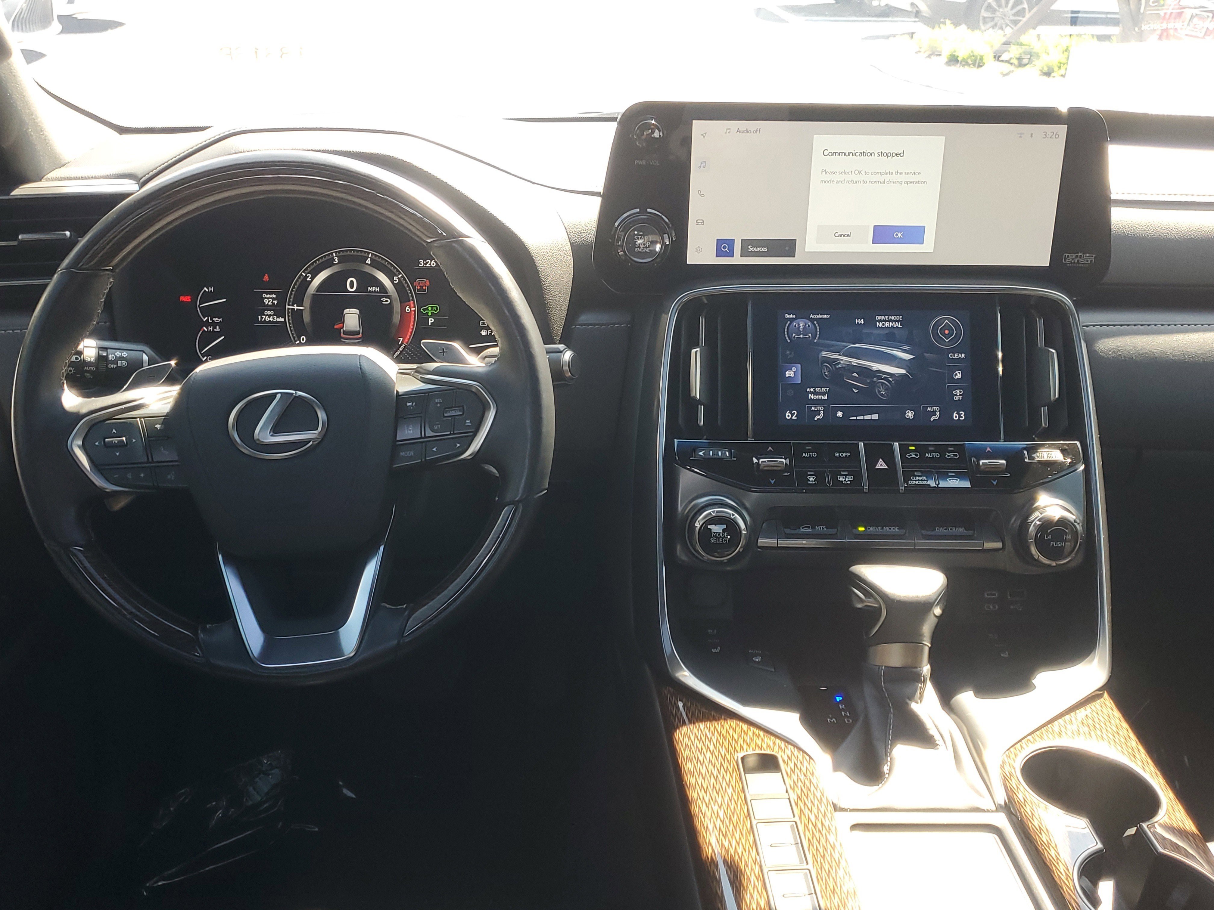 2023 Lexus LX 600 Ultra Luxury photo 3