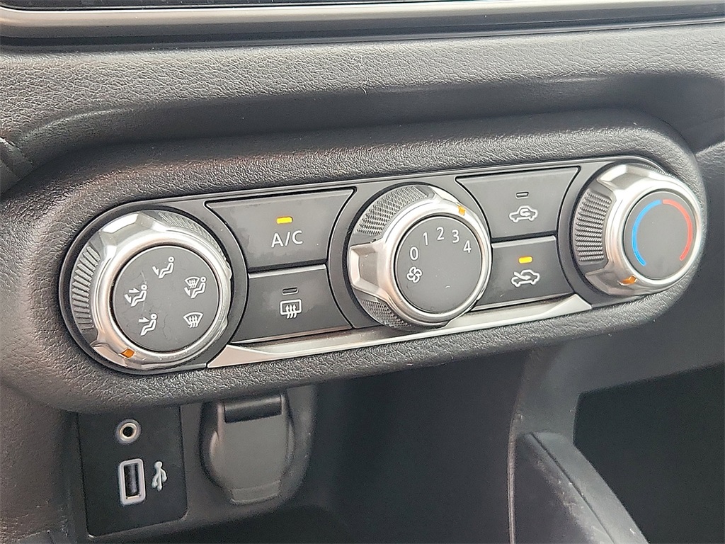 2024 Nissan Versa 1.6 S photo 10