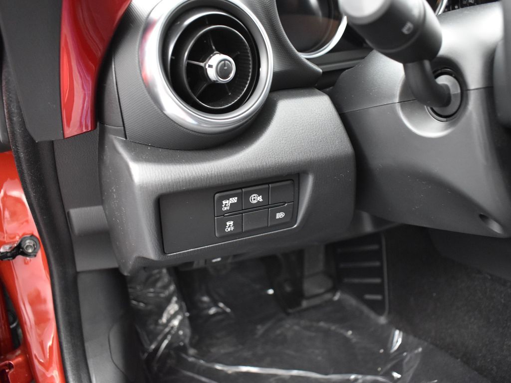 2025 Mazda MX-5 Miata Miata Grand Touring photo 9