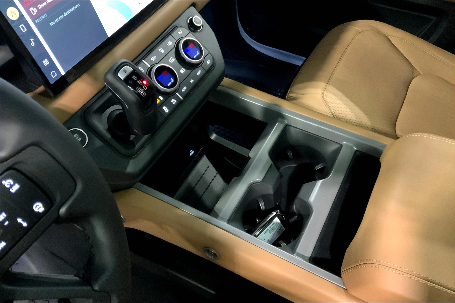 2025 Land Rover Defender 90 V8 photo 6