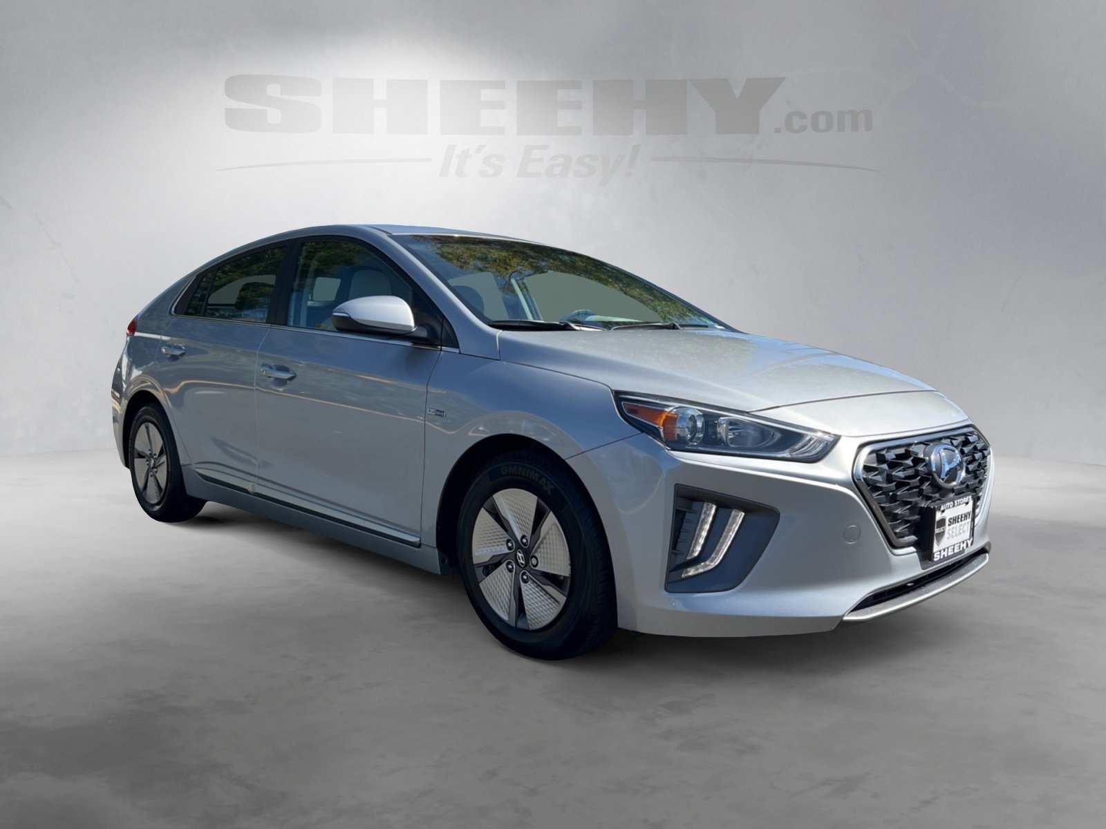 2020 Hyundai Ioniq SE photo 2