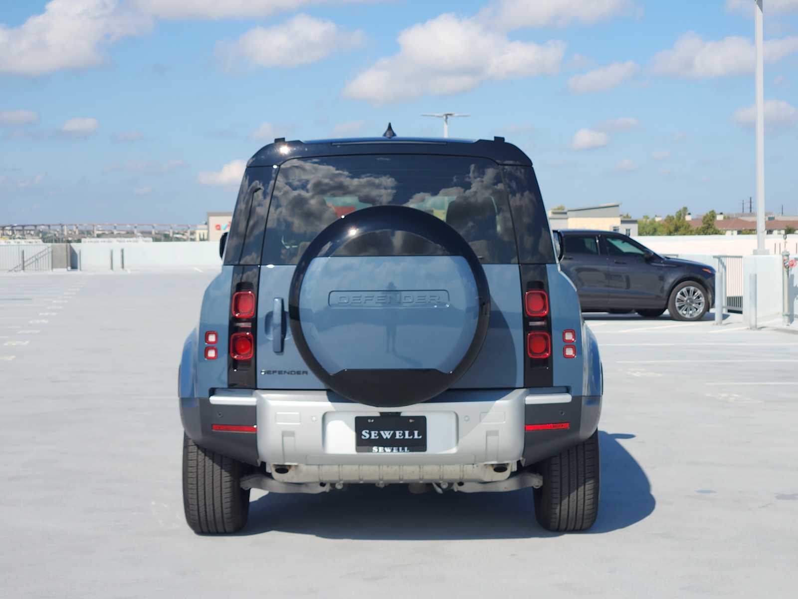2025 Land Rover Defender 110 S photo 6