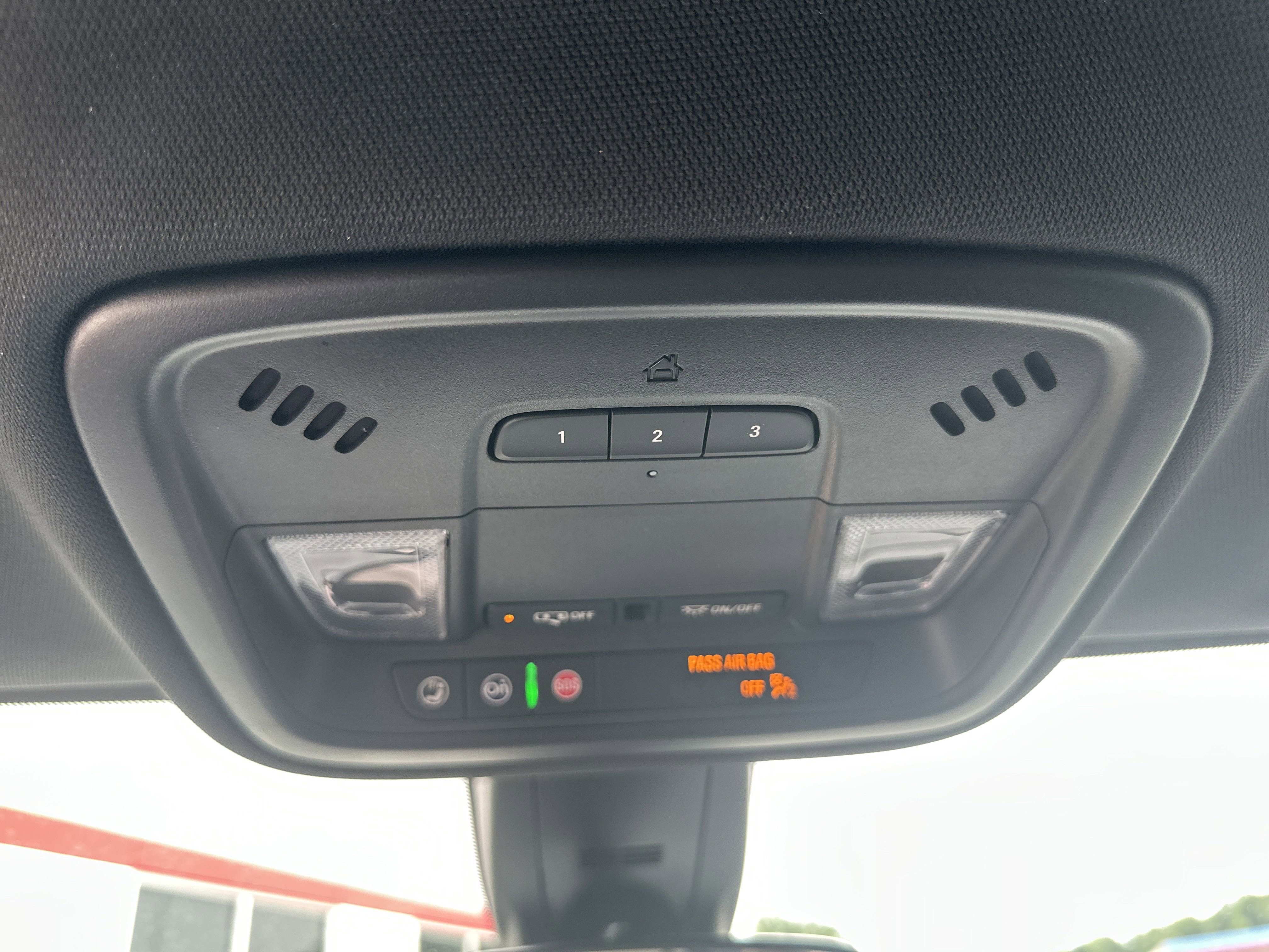 2023 Chevrolet Traverse Cloth photo 6