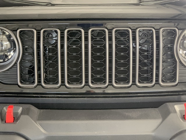 2024 Jeep Wrangler Rubicon photo 9