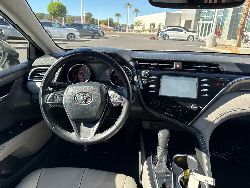 2018 Toyota Camry XSE photo 16