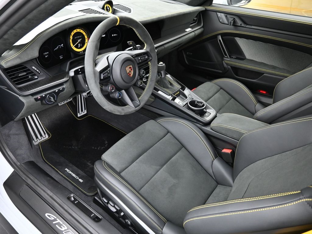 2025 Porsche 911 GT3 RS photo 3