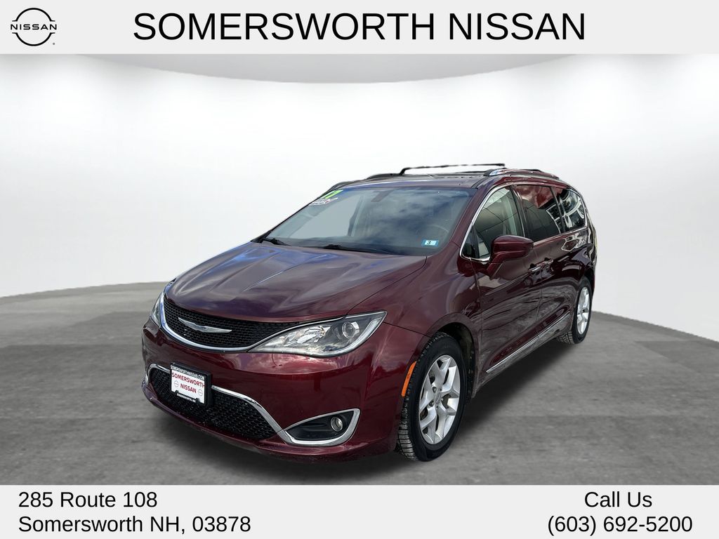 2017 Chrysler Pacifica Touring L Plus's photo