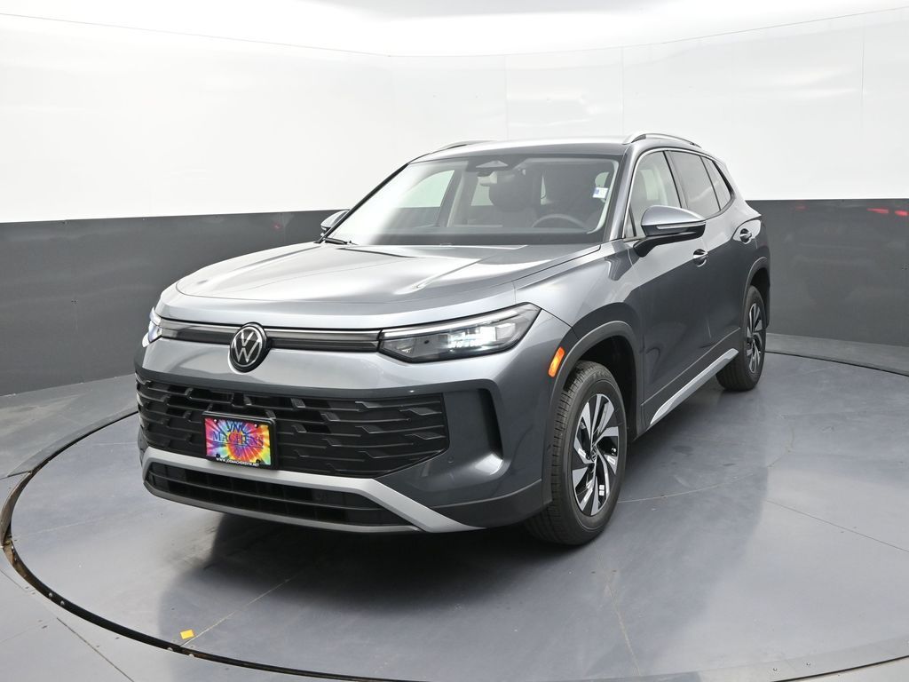 2025 Volkswagen Tiguan S photo 3