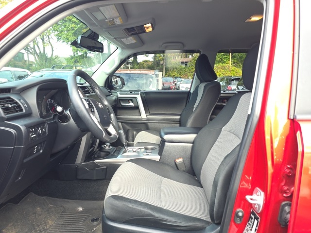 2022 Toyota 4Runner SR5 photo 9