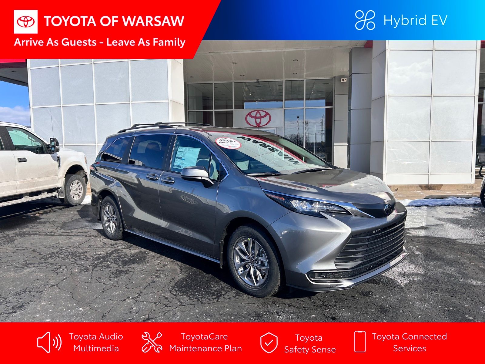 2026 Toyota Sienna LE's photo