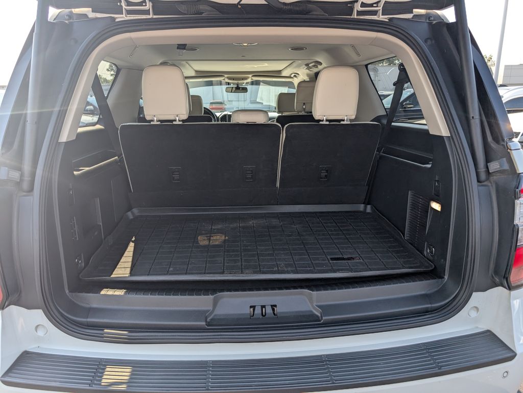 2020 Ford Expedition MAX Platinum photo 5