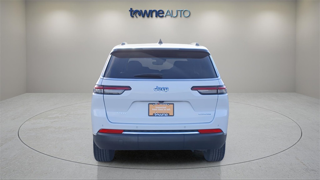 2023 Jeep Grand Cherokee Laredo photo 4