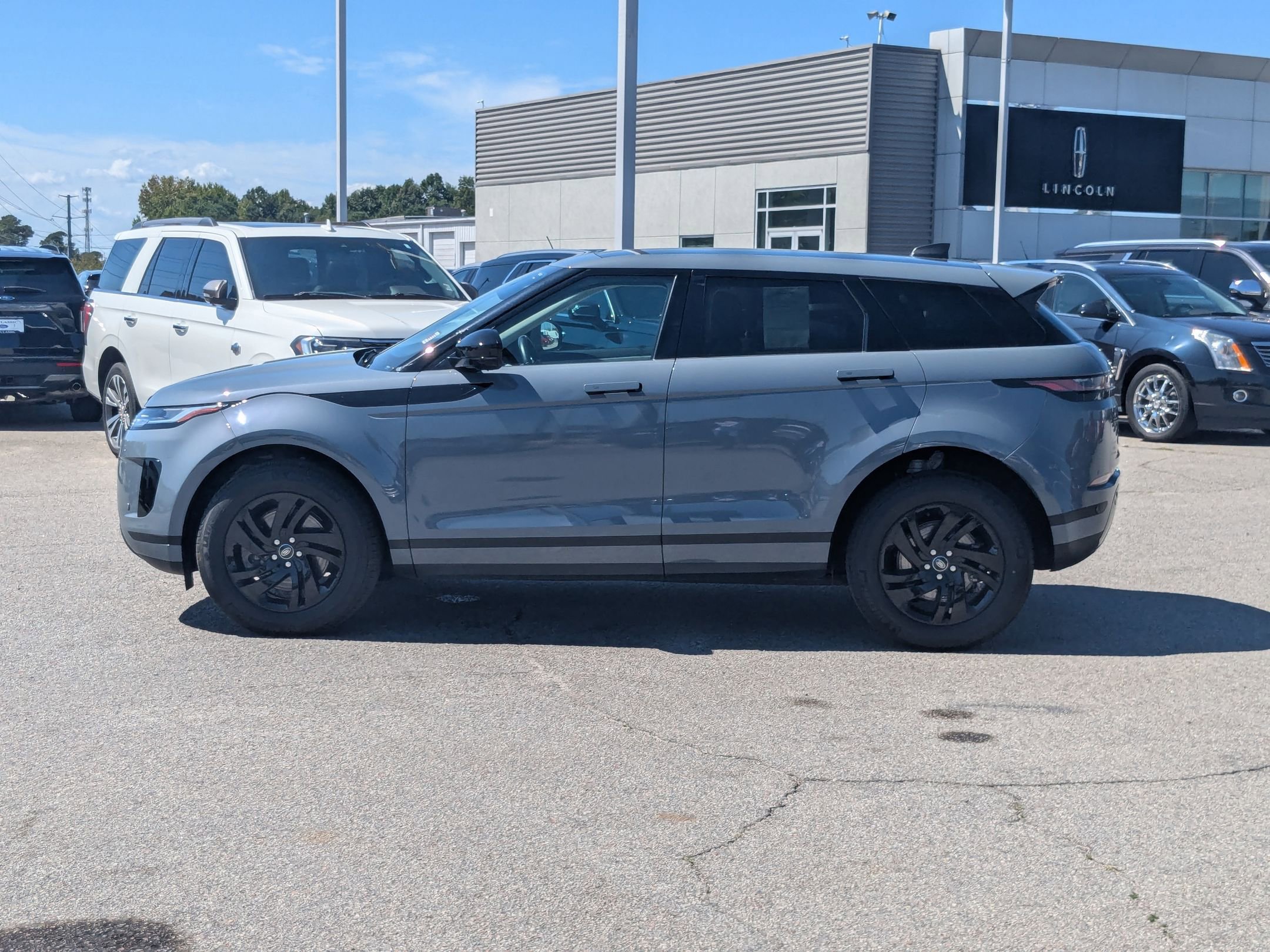 2023 Land Rover Range Rover Evoque S photo 6
